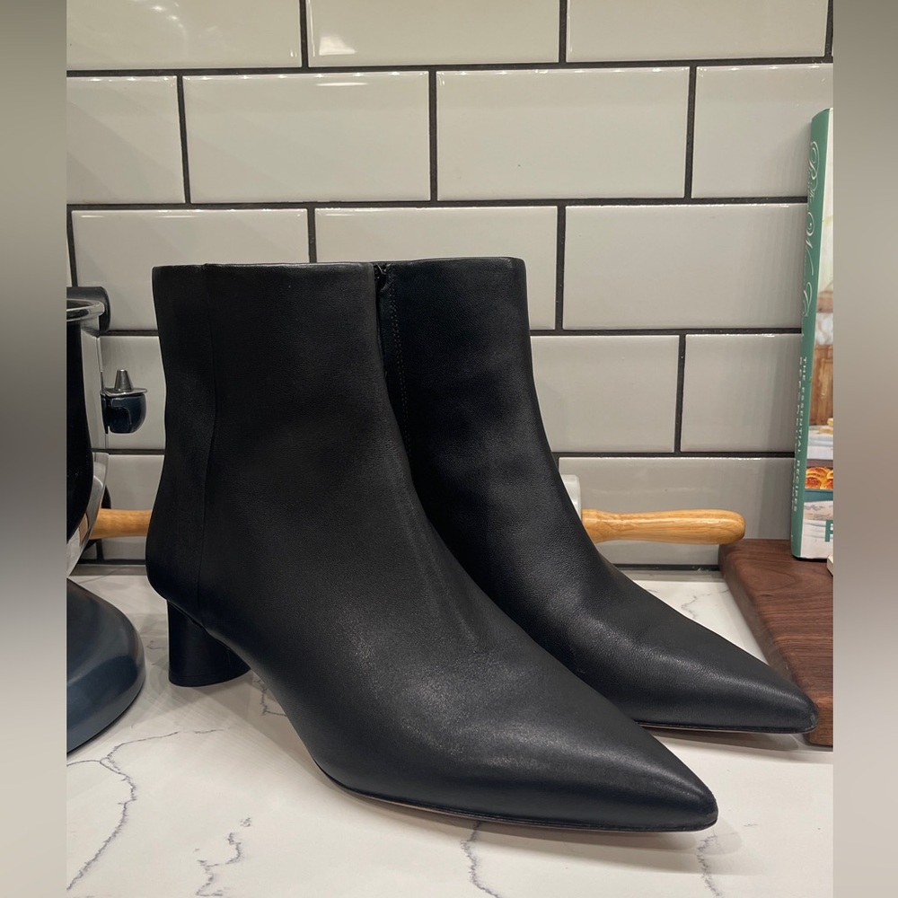 VINCE Fitz 41MM Leather Booties Women’s Size 11